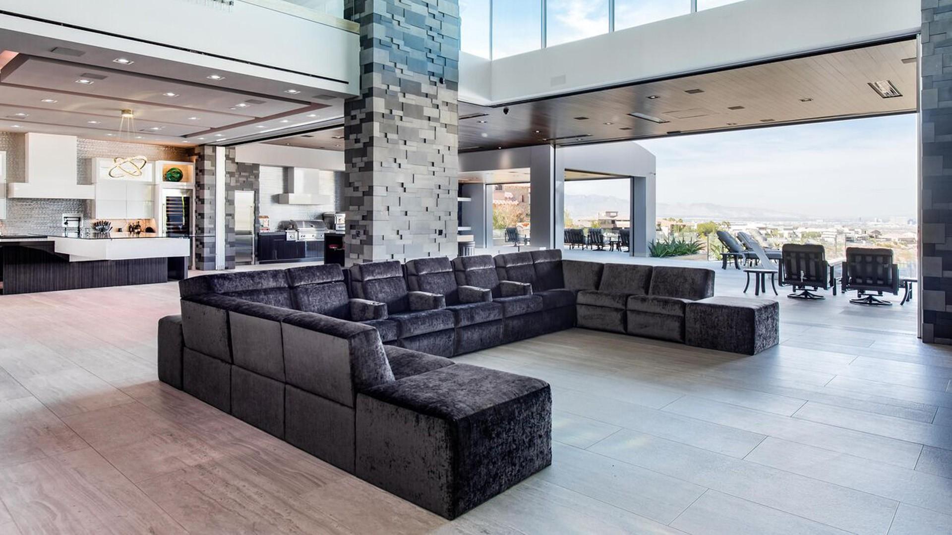 Fortress Seating Motorized Recline; Motorized Adjustable Headrests
